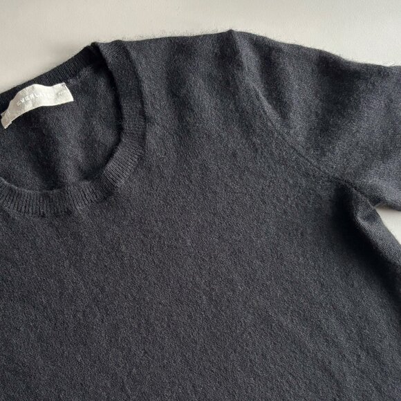 Everlane Classic Cashmere Crew Sweater in Black, sz XXS - Picture 3 of 9